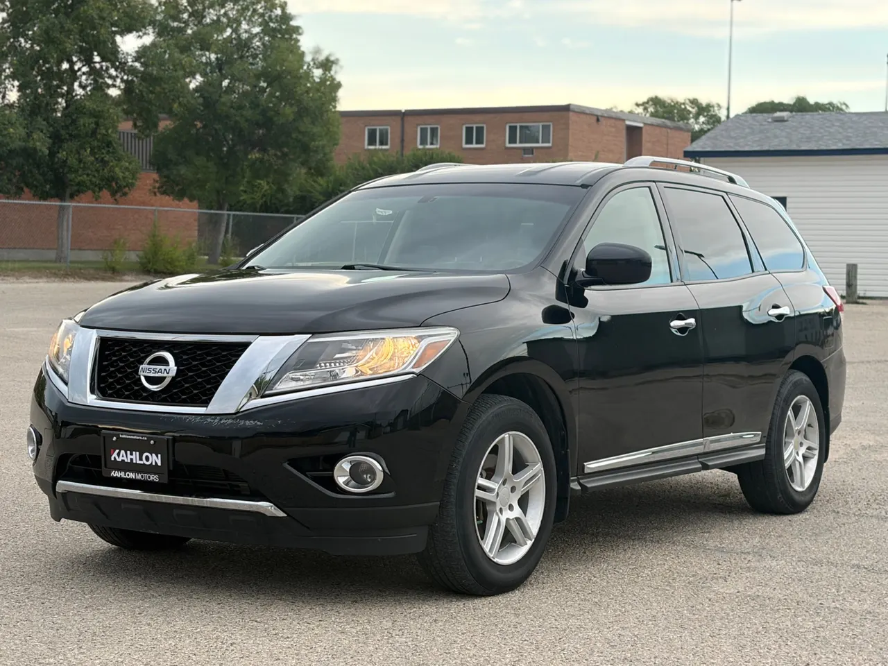 2014 NISSAN PATHFINDER SL 4WD | Leather | Remote Start for sale in Winnipeg, Manitoba — photo 1 of 31