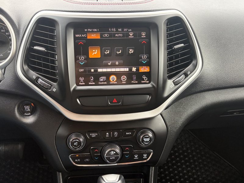 2015 JEEP CHEROKEE Trailhawk | Local Manitoba Vehicle — photo 19
