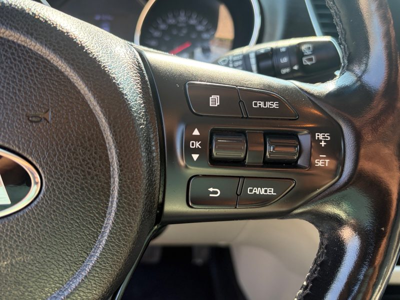 2020 KIA SEDONA LX+ | Power Doors | Heated Seats | 8 Passenger  — photo 22