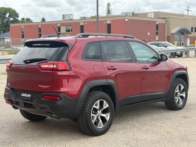2015 JEEP CHEROKEE Trailhawk | Local Manitoba Vehicle — photo 5