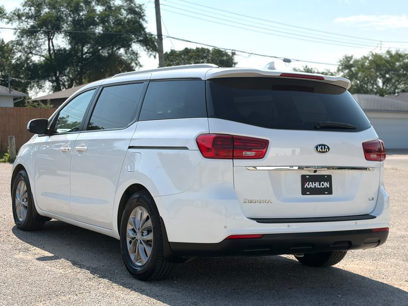 2020 KIA SEDONA LX+ | Power Doors | Heated Seats | 8 Passenger  — photo 3