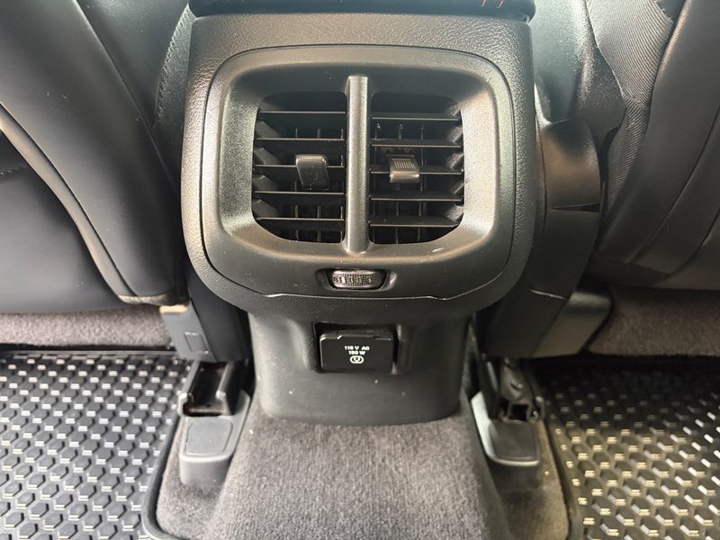 2015 JEEP CHEROKEE Trailhawk | Local Manitoba Vehicle — photo 32