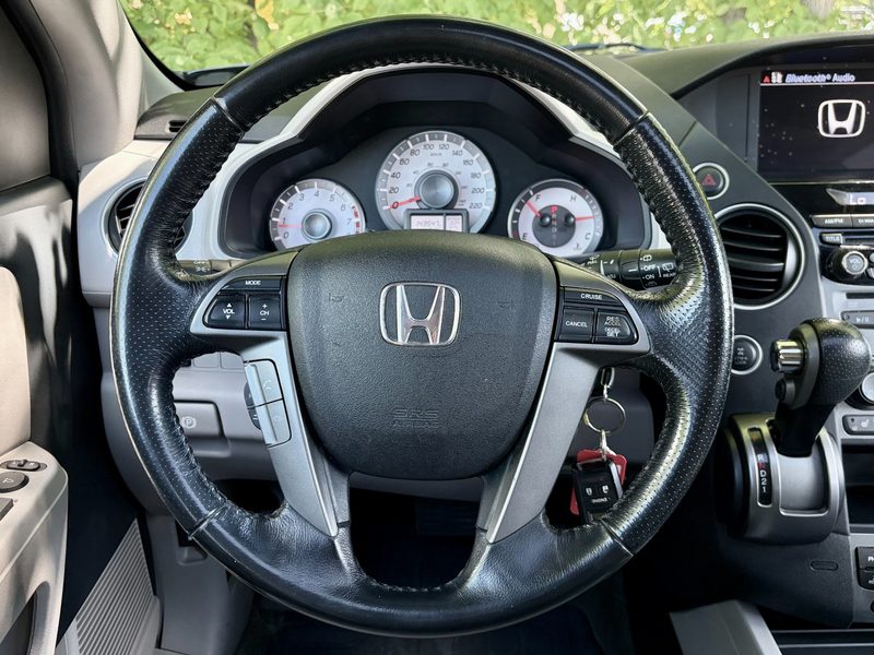 2015 HONDA PILOT EX-L AWD | Rear Entertainment | One Owner | No Accidents | 2 Sets of Tires — photo 10