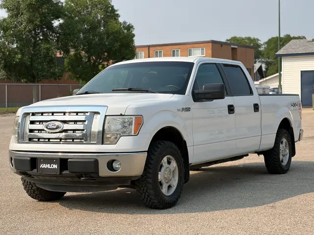 2012 FORD F-150 XLT SuperCrew 4x4 | Low Kms Truck for sale in Winnipeg, Manitoba