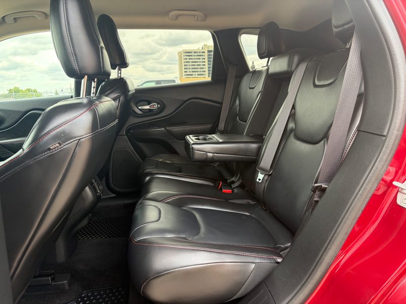 2015 JEEP CHEROKEE Trailhawk | Local Manitoba Vehicle — photo 15