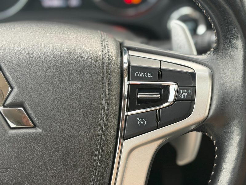 2018 MITSUBISHI OUTLANDER PHEV SE TOURING | One Owner | No Accidents — photo 18