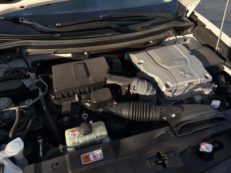 2018 MITSUBISHI OUTLANDER PHEV SE TOURING | One Owner | No Accidents — photo 27