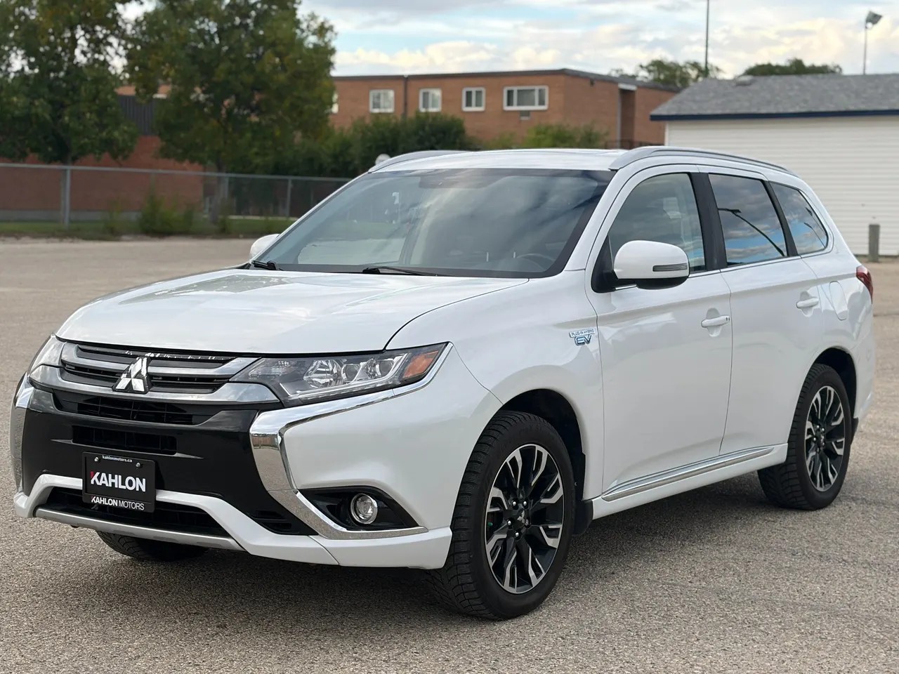 2018 MITSUBISHI OUTLANDER PHEV SE TOURING | One Owner | No Accidents for sale in Winnipeg, Manitoba — photo 1 of 28