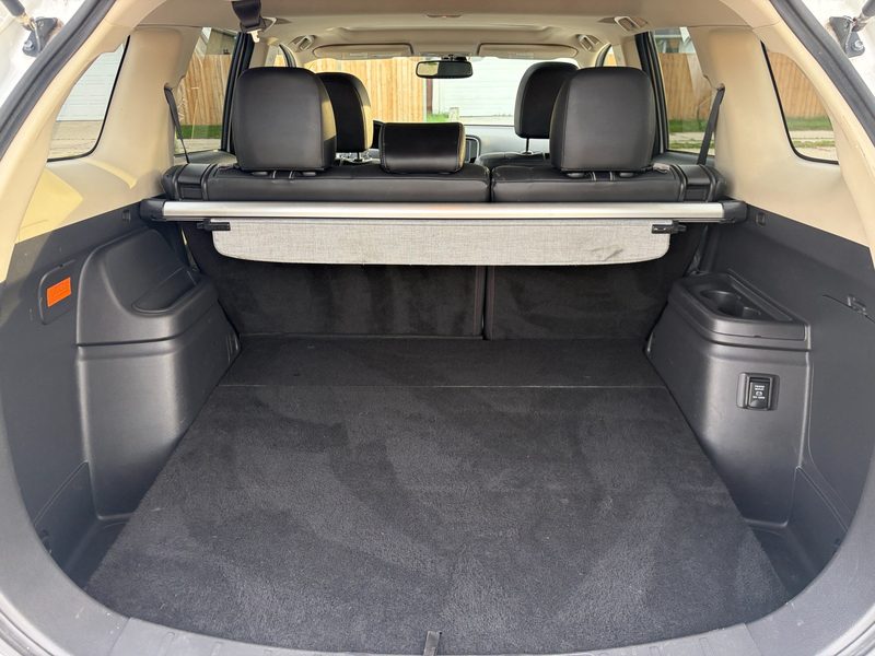 2018 MITSUBISHI OUTLANDER PHEV SE TOURING | One Owner | No Accidents — photo 13