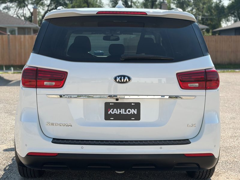 2020 KIA SEDONA LX+ | Power Doors | Heated Seats | 8 Passenger  — photo 4