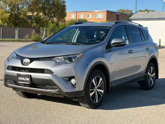 2017 TOYOTA RAV4 XLE AWD | 97K KM | Sunroof | BSM | Heated Seats SUV for sale in Winnipeg, Manitoba
