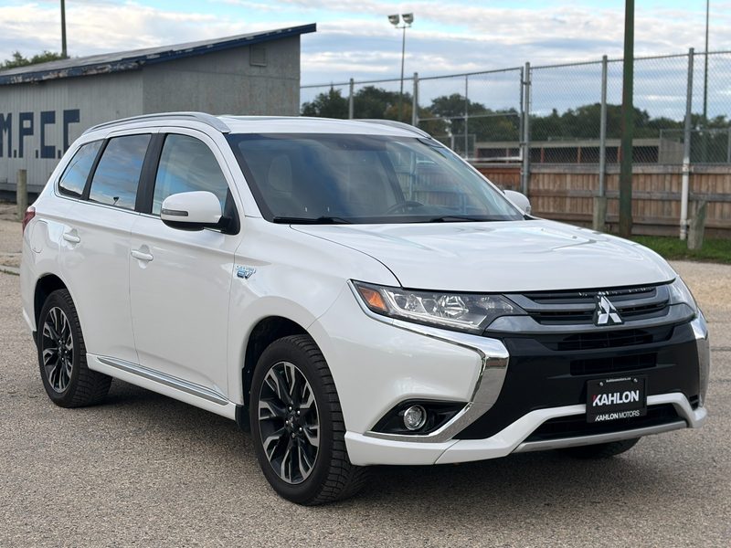 2018 MITSUBISHI OUTLANDER PHEV SE TOURING | One Owner | No Accidents — photo 6