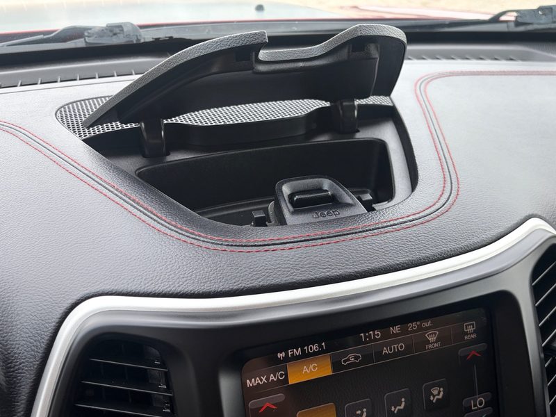 2015 JEEP CHEROKEE Trailhawk | Local Manitoba Vehicle — photo 23