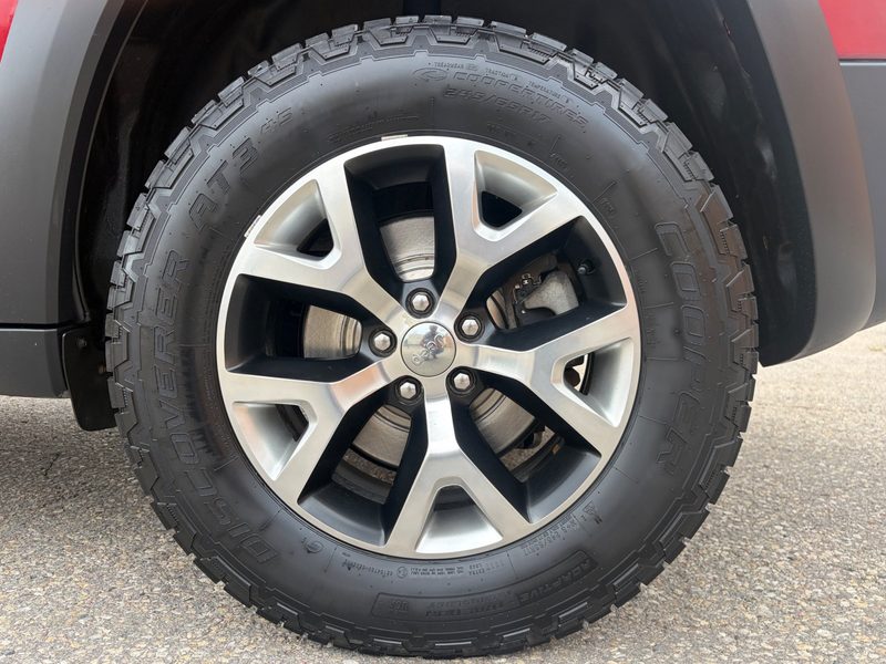 2015 JEEP CHEROKEE Trailhawk | Local Manitoba Vehicle — photo 37