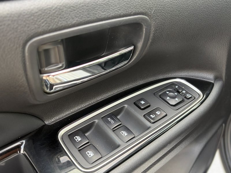 2018 MITSUBISHI OUTLANDER PHEV SE TOURING | One Owner | No Accidents — photo 14