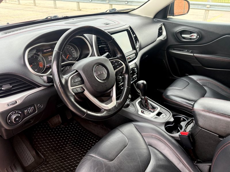 2015 JEEP CHEROKEE Trailhawk | Local Manitoba Vehicle — photo 11