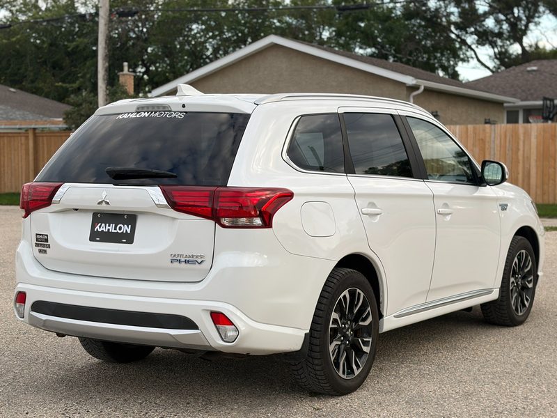 2018 MITSUBISHI OUTLANDER PHEV SE TOURING | One Owner | No Accidents — photo 5