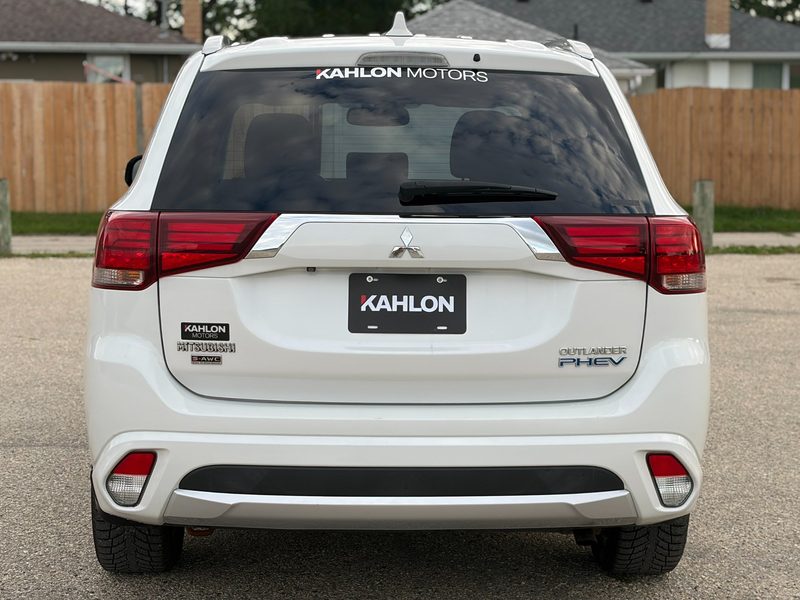2018 MITSUBISHI OUTLANDER PHEV SE TOURING | One Owner | No Accidents — photo 4