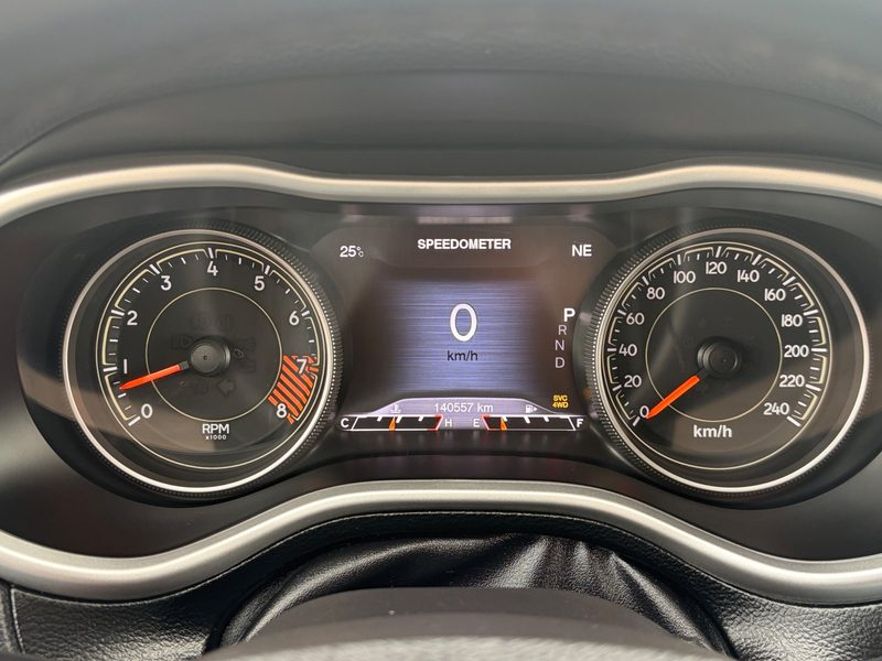 2015 JEEP CHEROKEE Trailhawk | Local Manitoba Vehicle — photo 17